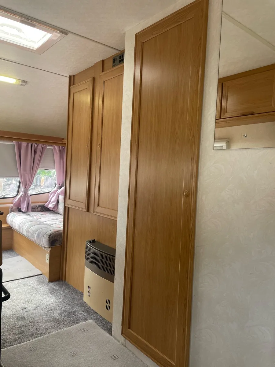 5/6 berth caravan - Image 4