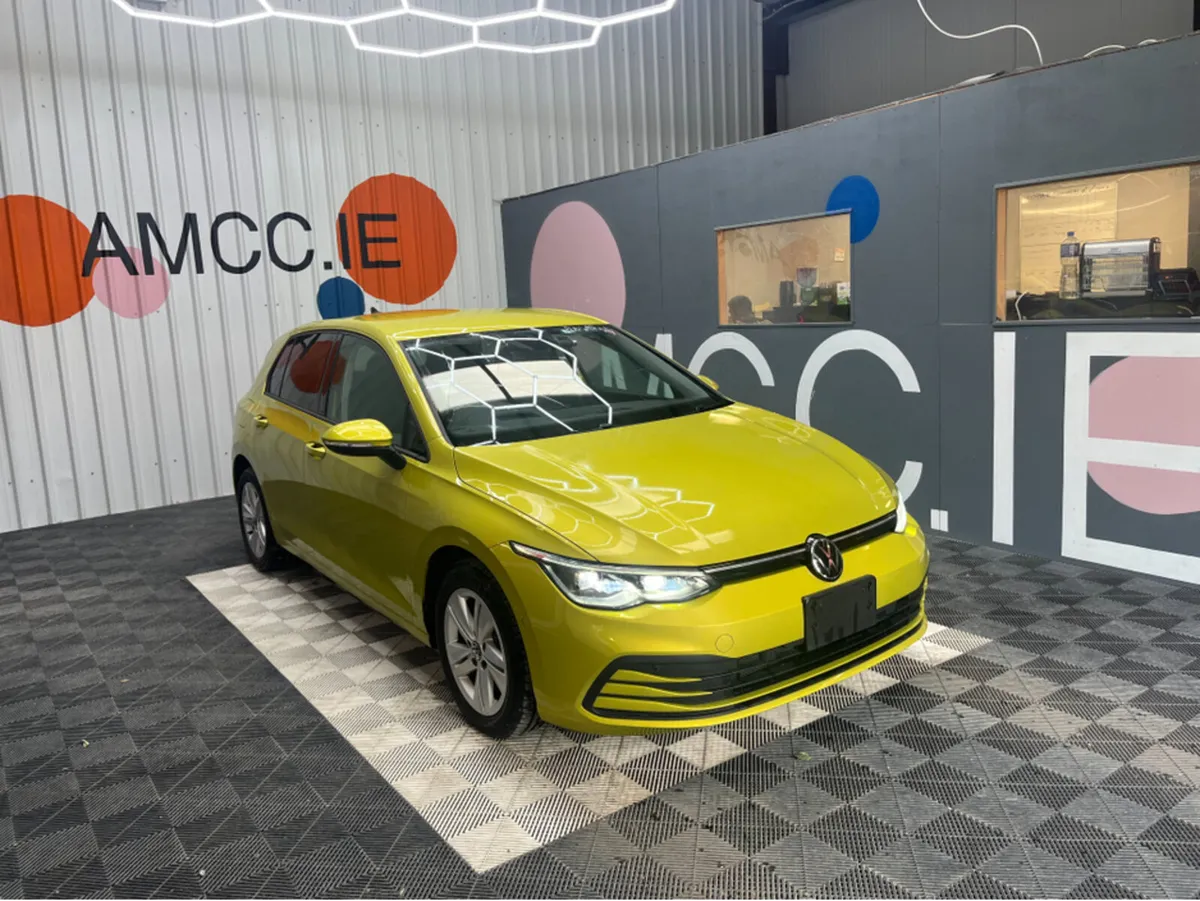 Volkswagen Golf 1.0 ETSI ACTIVE / 15k KMs / REVERS - Image 1