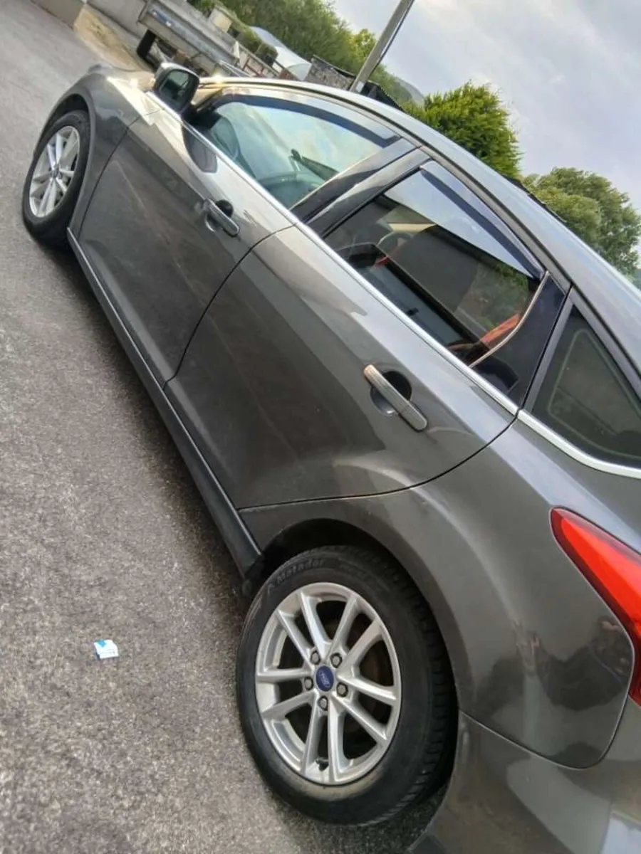 Ford Focus - Image 2