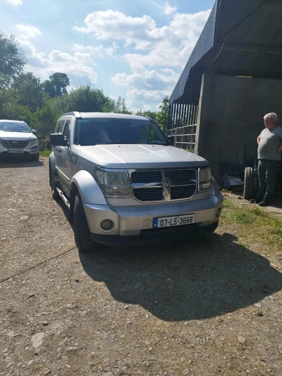 Dodge nitro 2.8L - Image 1
