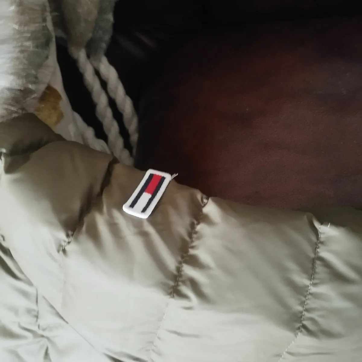 Tommy hilfiger jacket with hood - Image 4