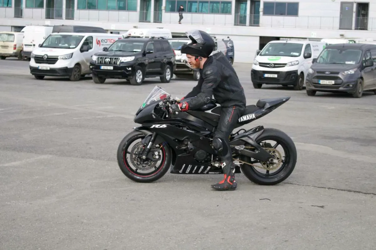 Yamaha R6 track bike - Image 3