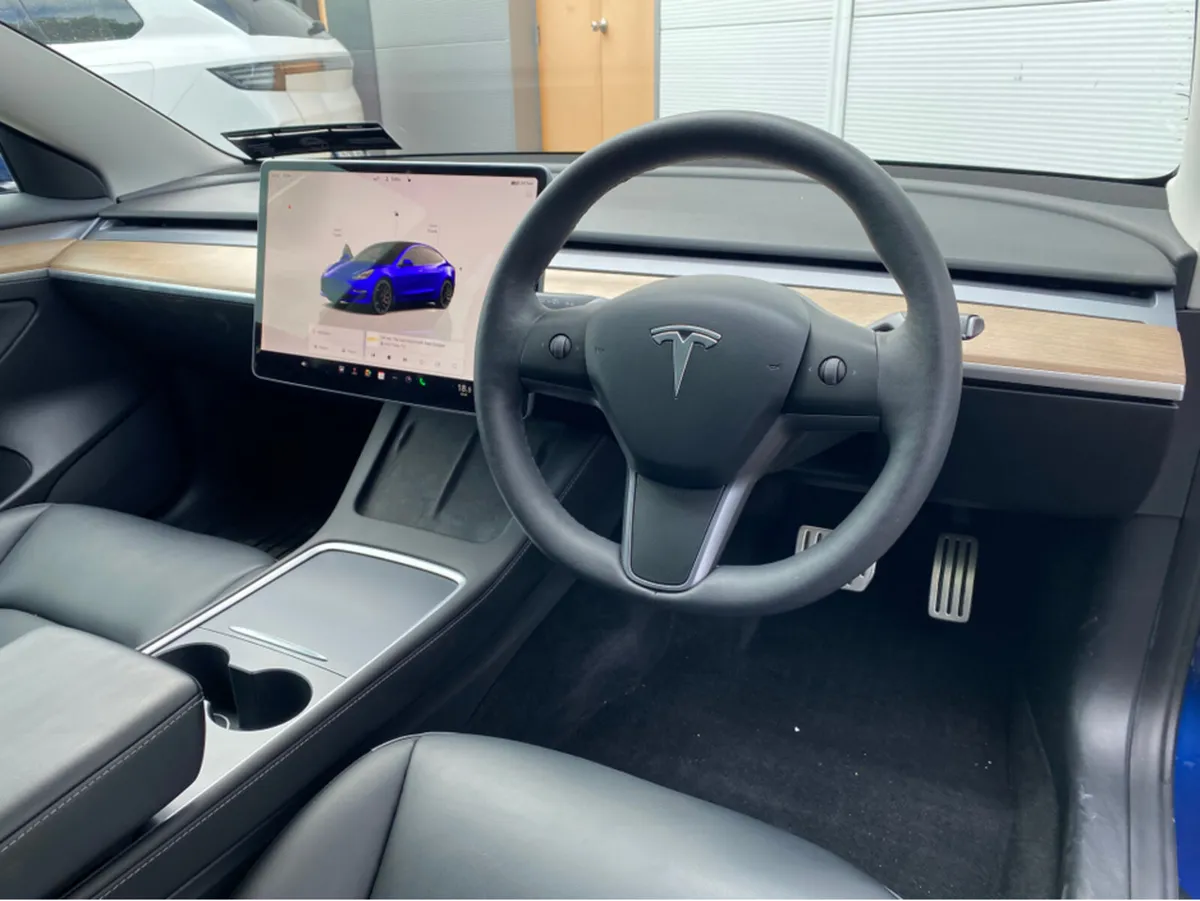Tesla Model 3 PERFORMANCE AWD 4DR AUTO - Image 2