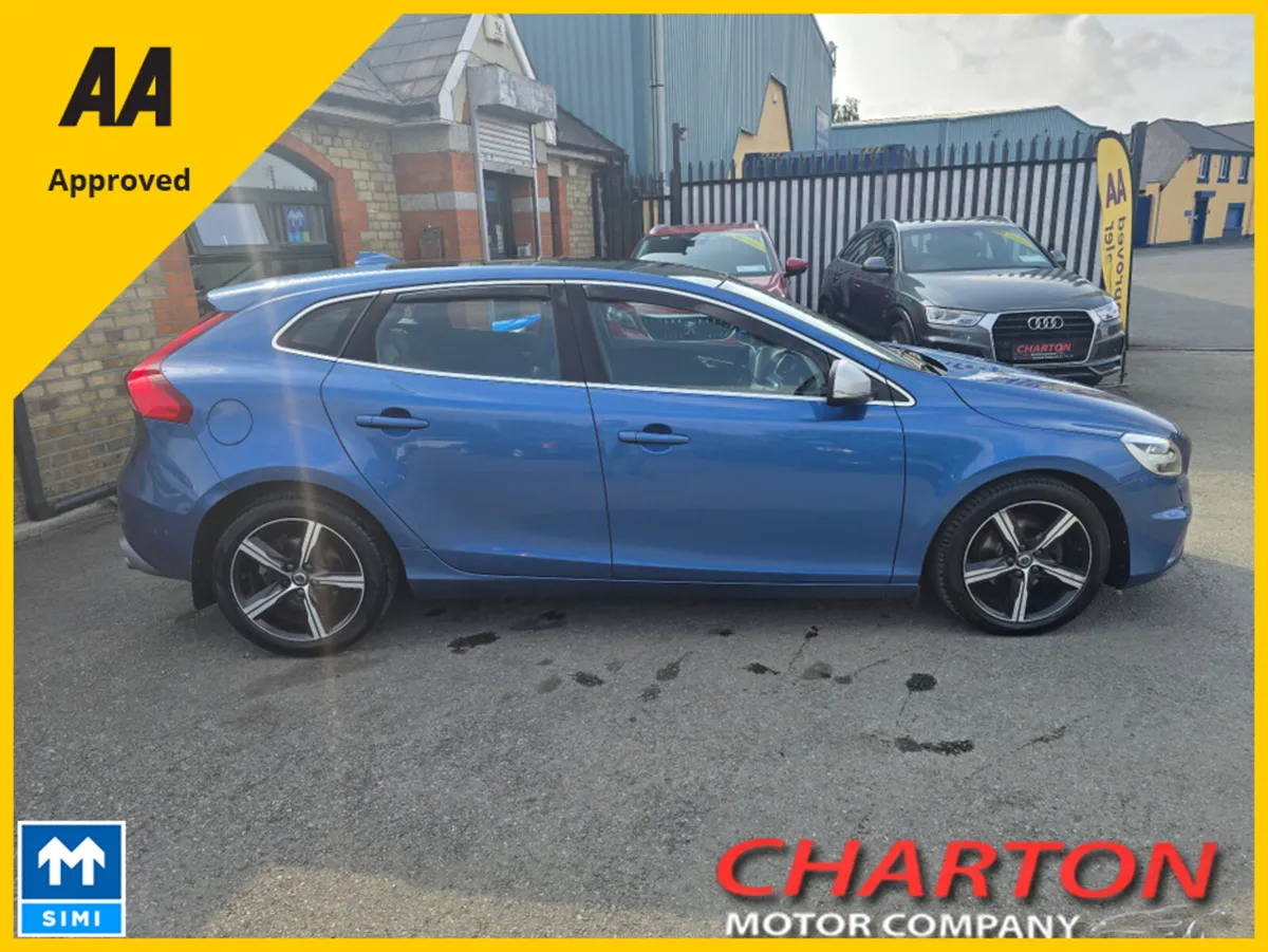 Volvo V40 2.0 D2 R-DESIGN 120BHP""PAN ROOF"" - Image 4