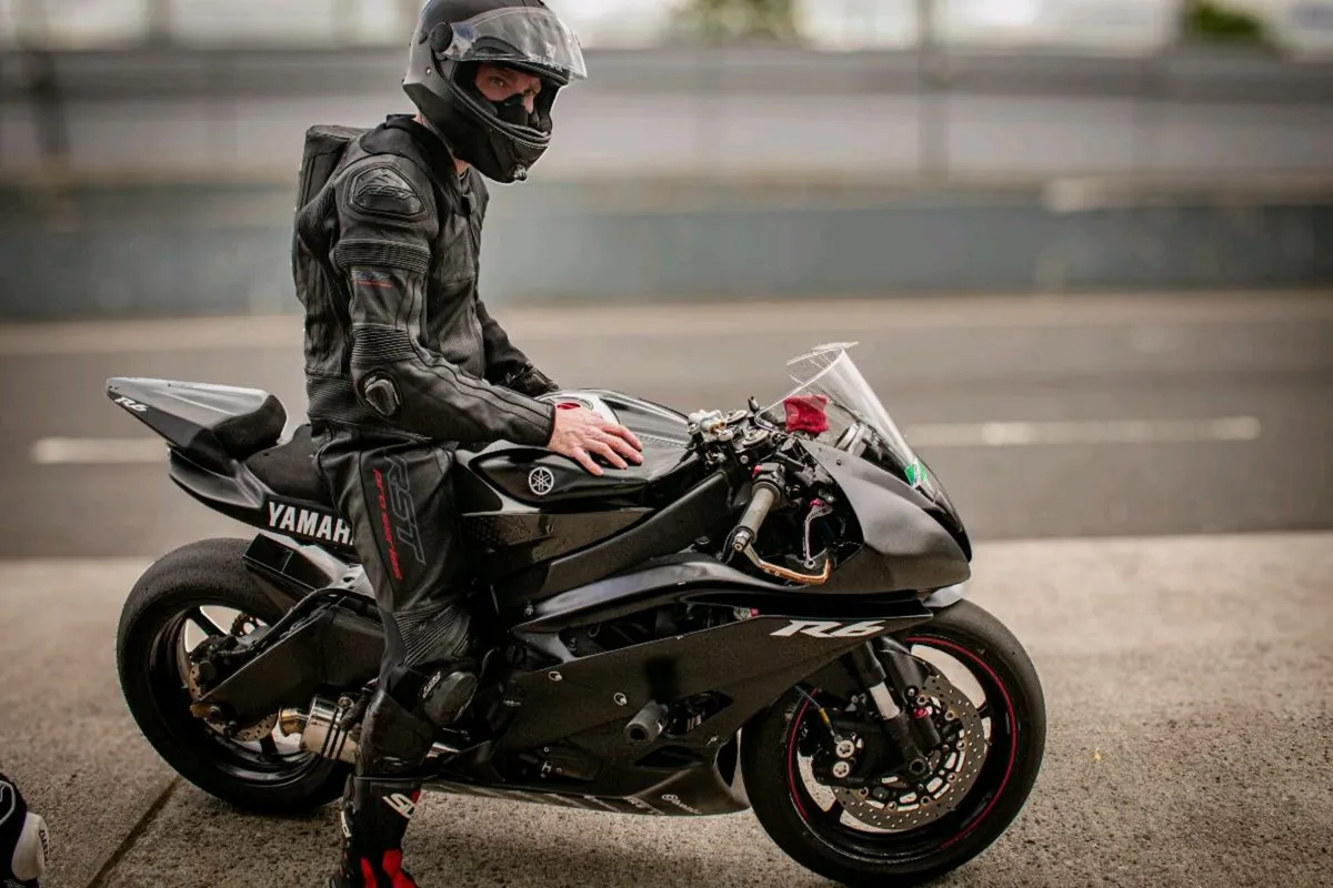 Yamaha R6 track bike - Image 1