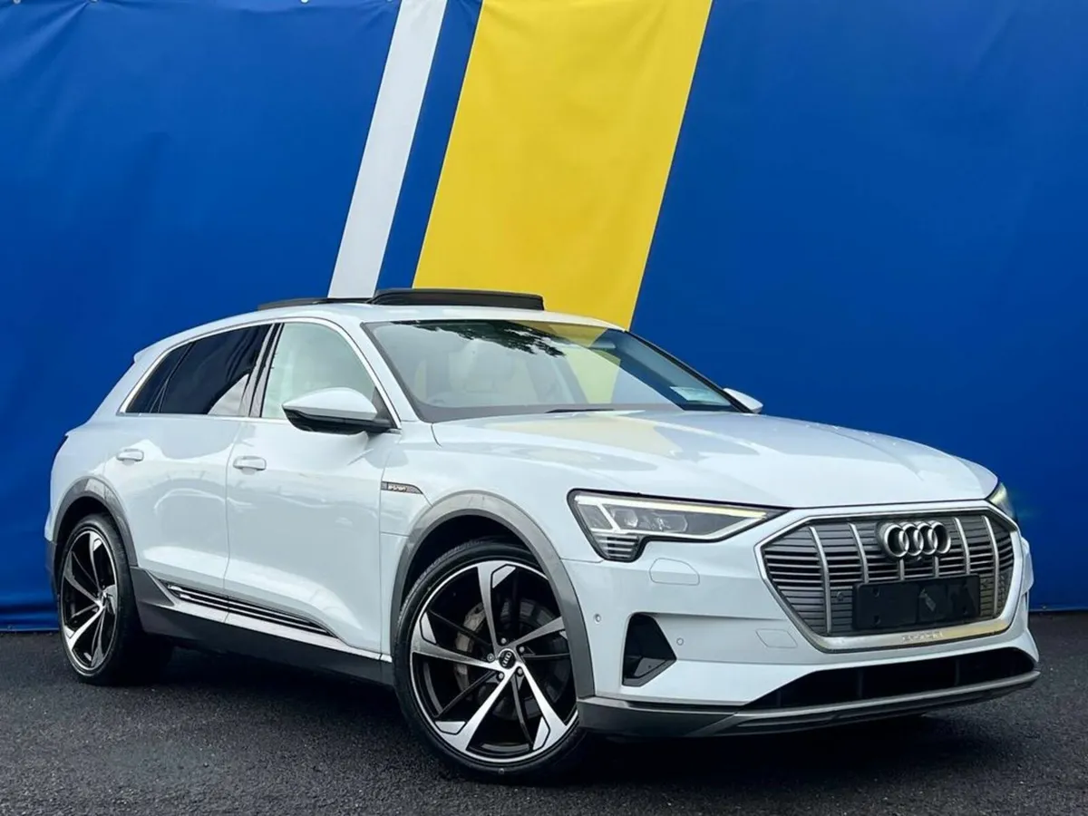 Audi e-tron 55 QUATTRO // PANORAMIC SUNROOF // LON - Image 3
