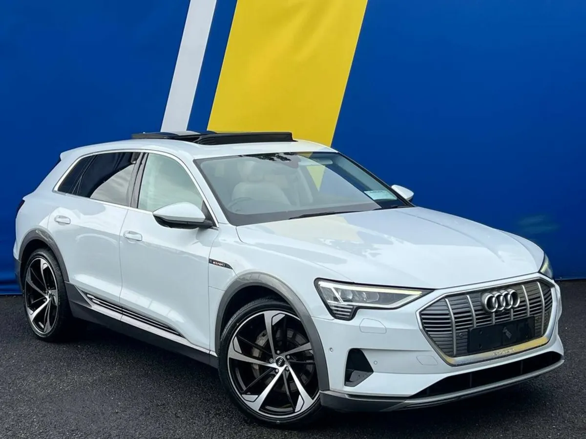 Audi e-tron 55 QUATTRO // PANORAMIC SUNROOF // LON - Image 1