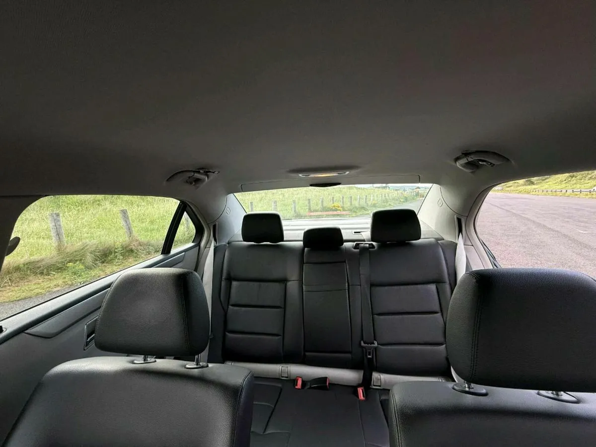 Mercedess Benz E Class 2010 - Image 2