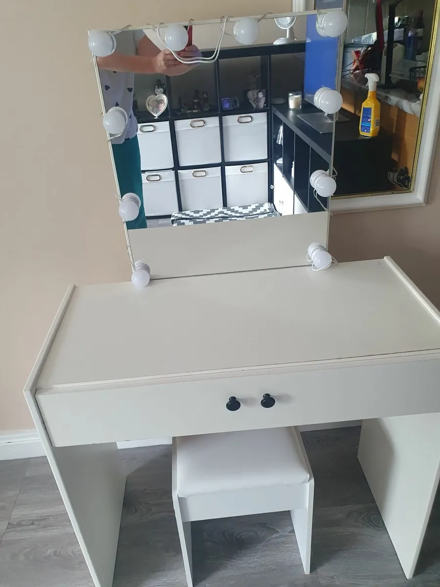 Dressing Table - Image 2