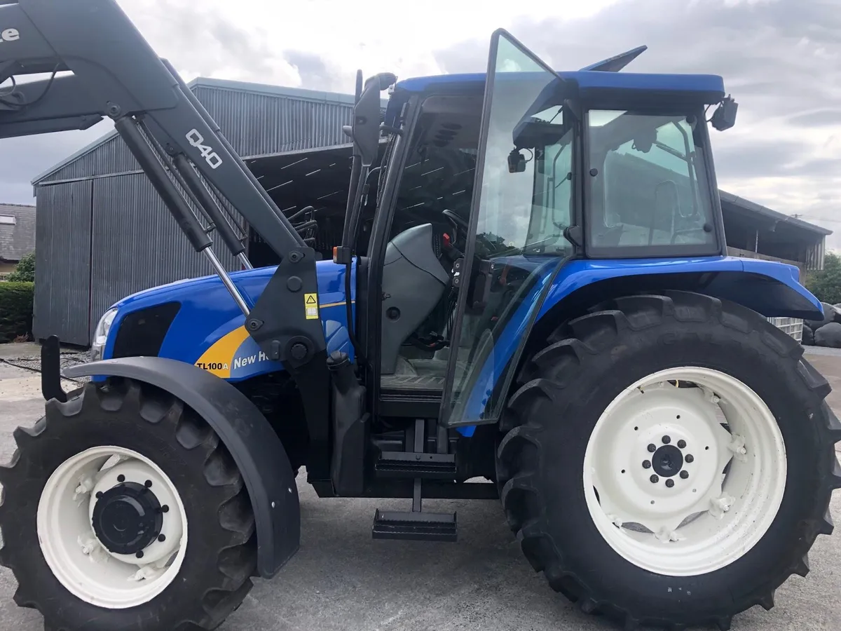 2007 New Holland  TL 100A with Loader - Image 3