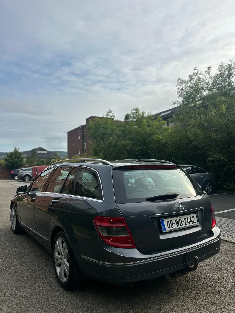 Mercedes C Class estate automatic - Image 4
