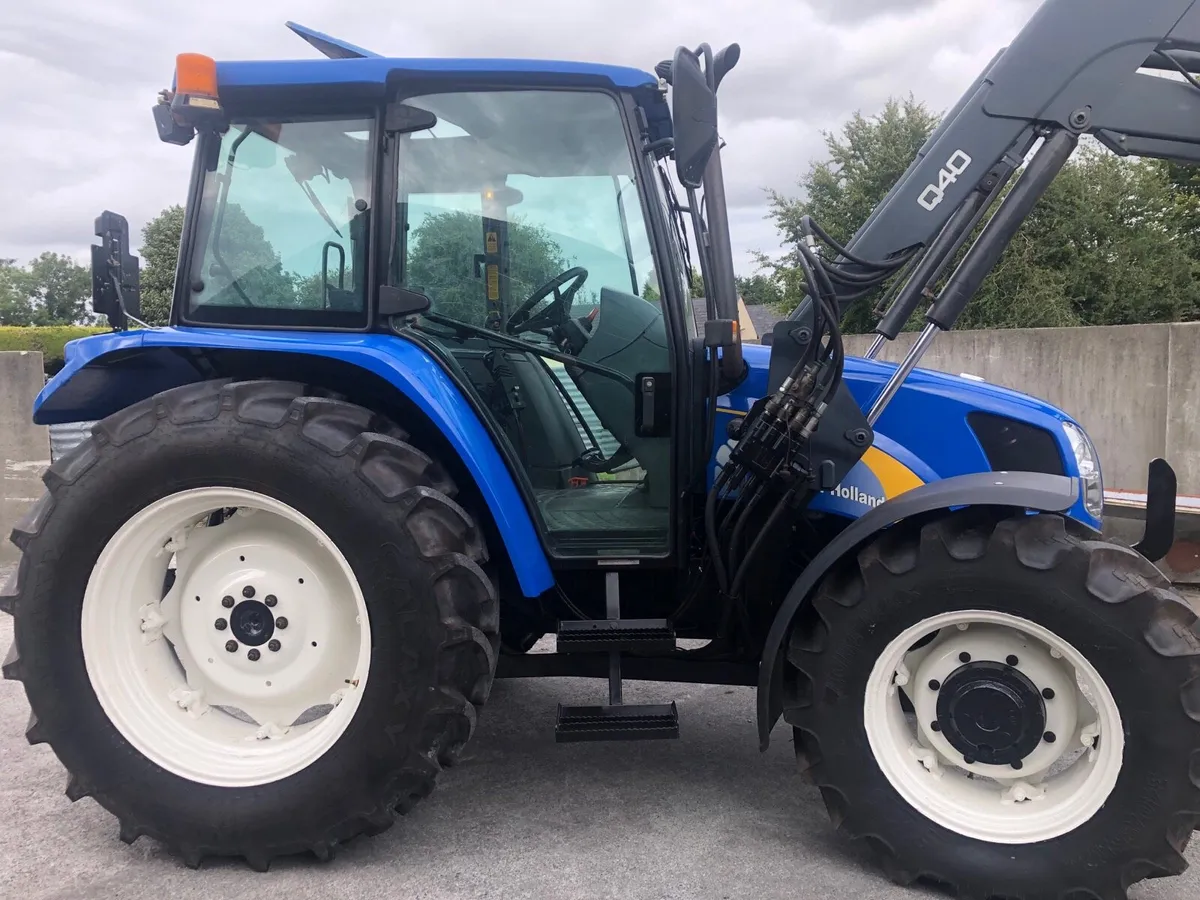 2007 New Holland  TL 100A with Loader - Image 2
