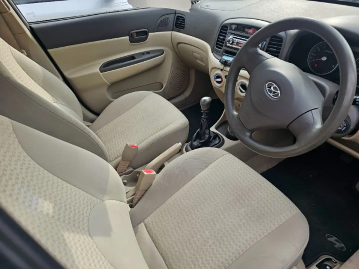 Hyundai Accent 1.4 - Image 4