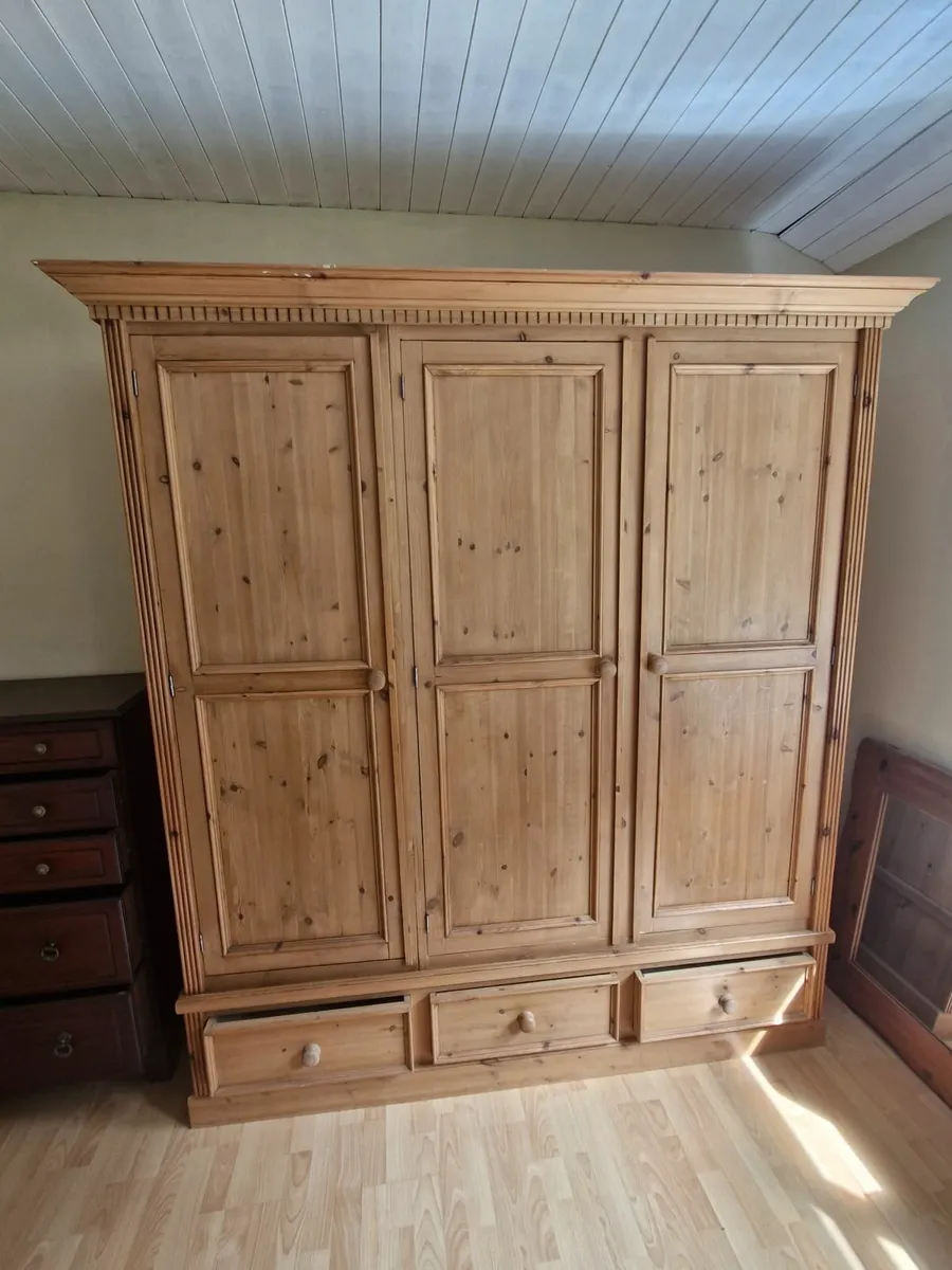 Wardrobes & Drawers - Image 1