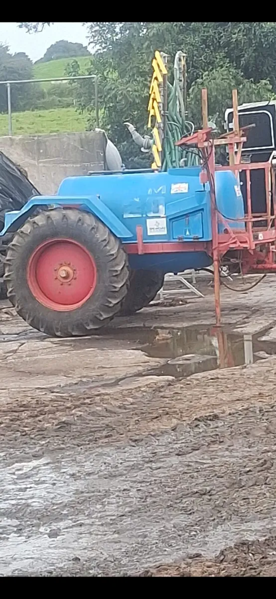 Water bowser