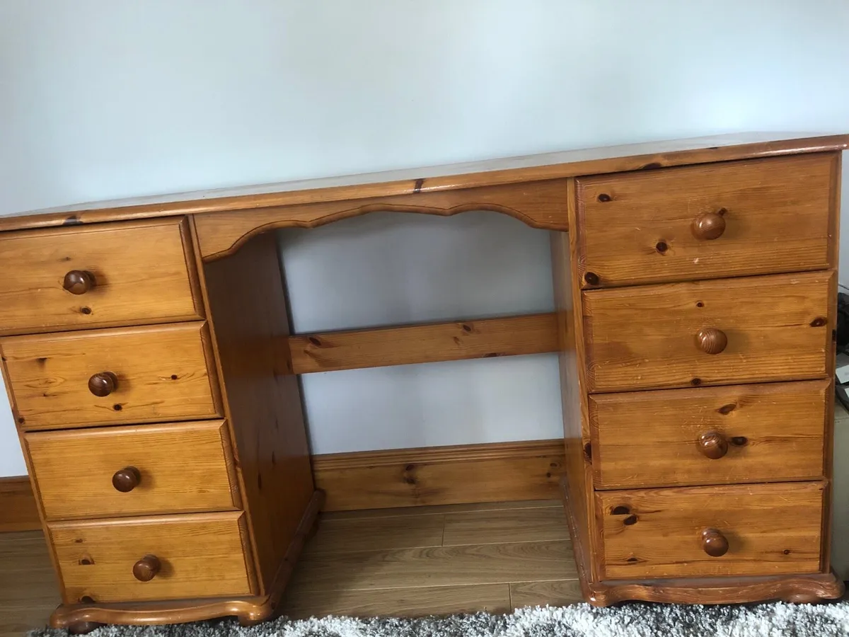 Bedroom furniture - Image 2