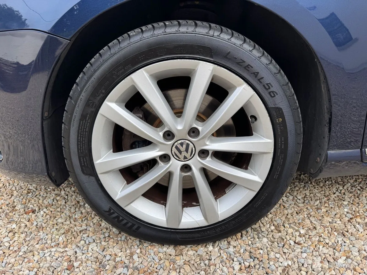 VOLKSWAGEN PASSAT 2011 - Image 3