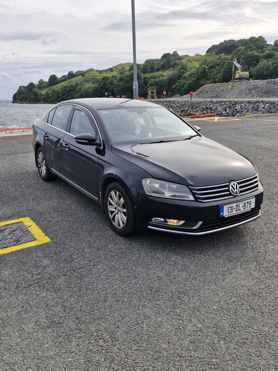 2013 Volkswagen Passat - Image 2