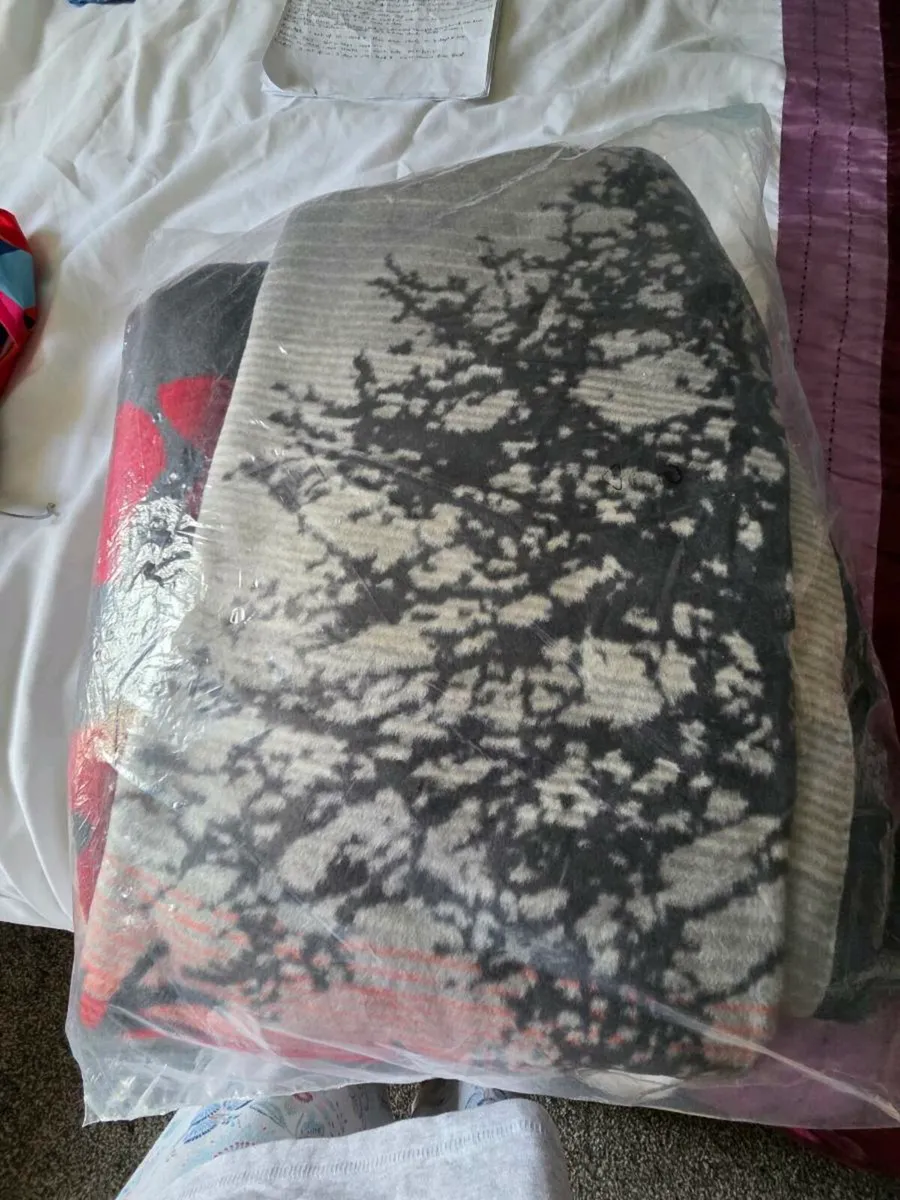 New Rug/Throw still in packet - Image 1