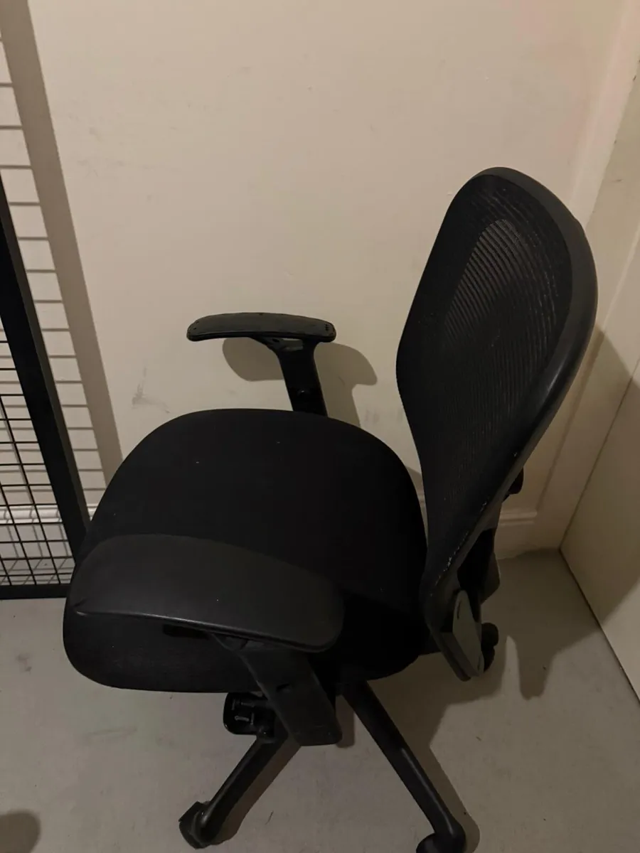 Office Chair - Image 3