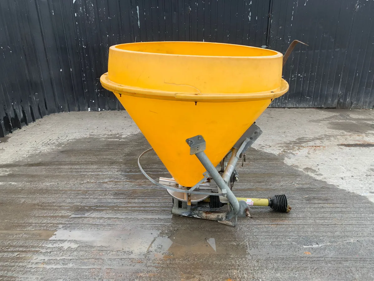 Jarmet 600 Fertiliser Spreader - Image 4