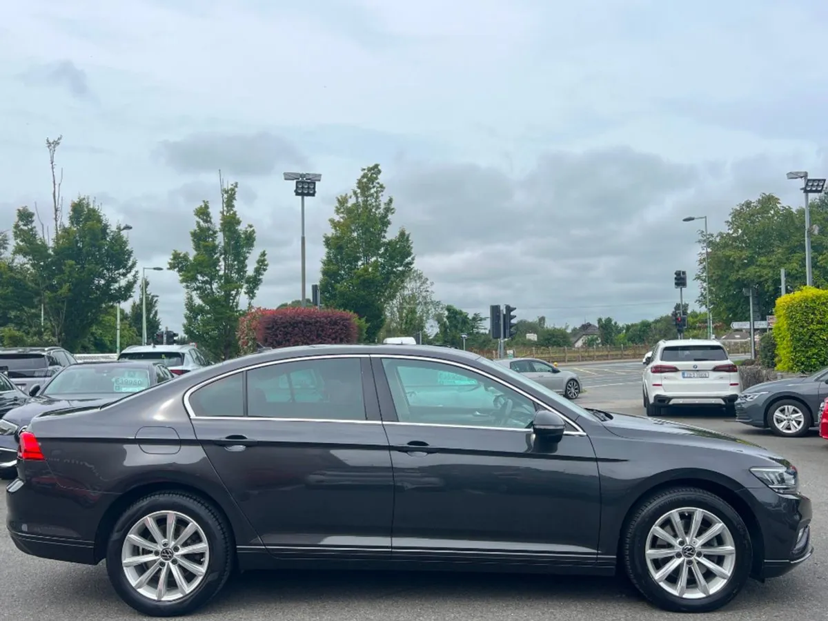 Volkswagen Passat 2.0 TDI Business Auto  low Kms - Image 4