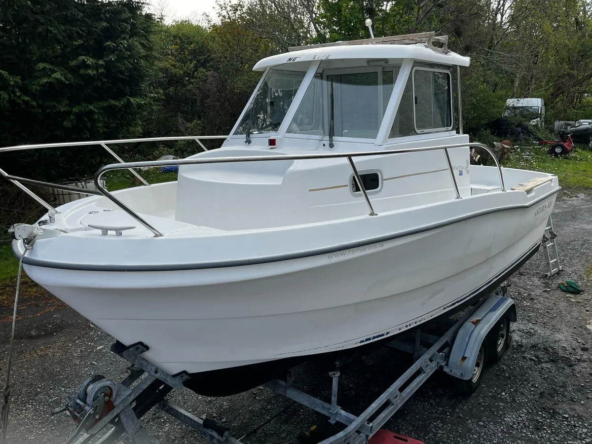 Beneteau Antares 620 Diesel - Image 1