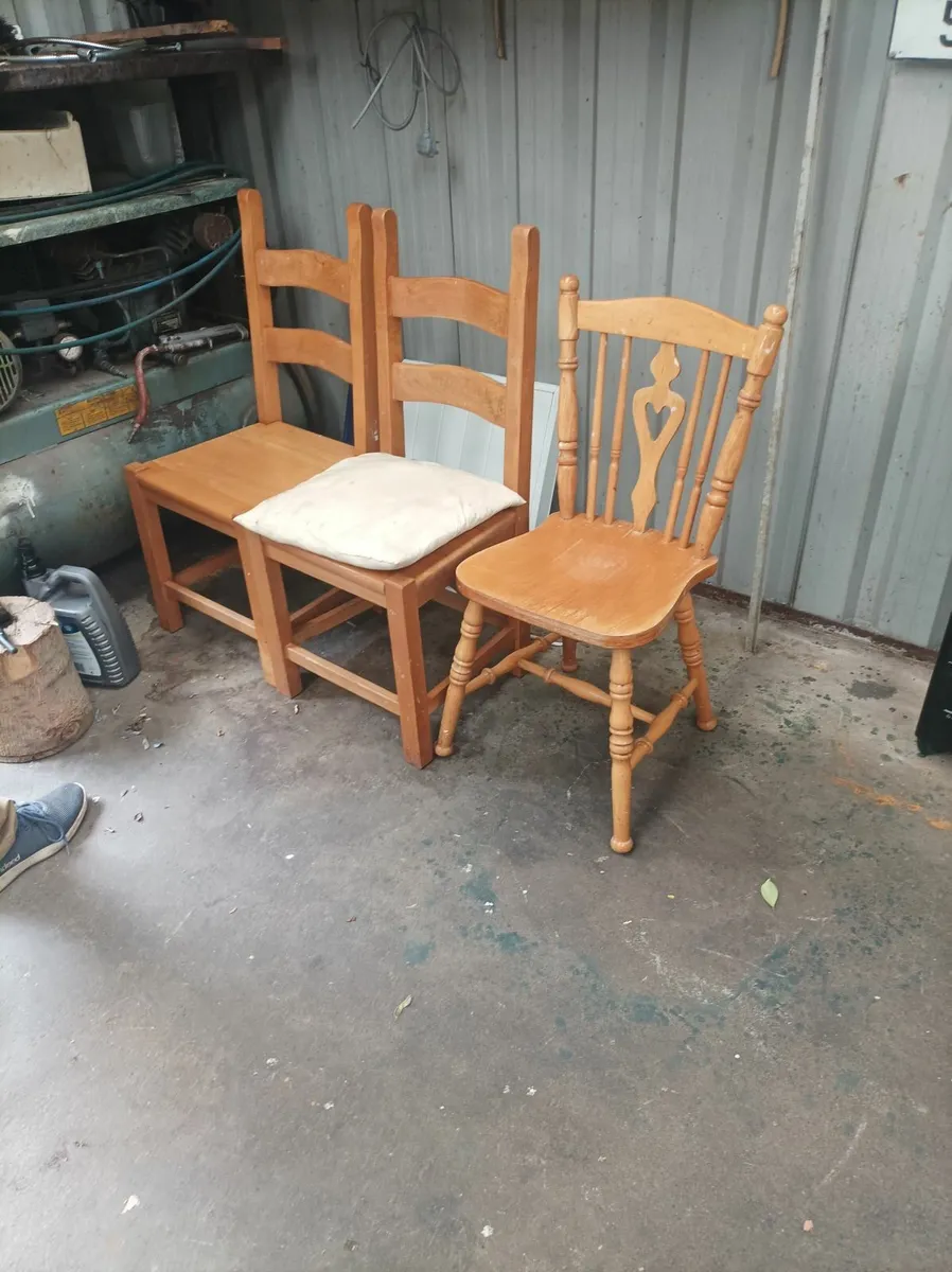 Kitchen table 4 kitchen chairs - Image 1