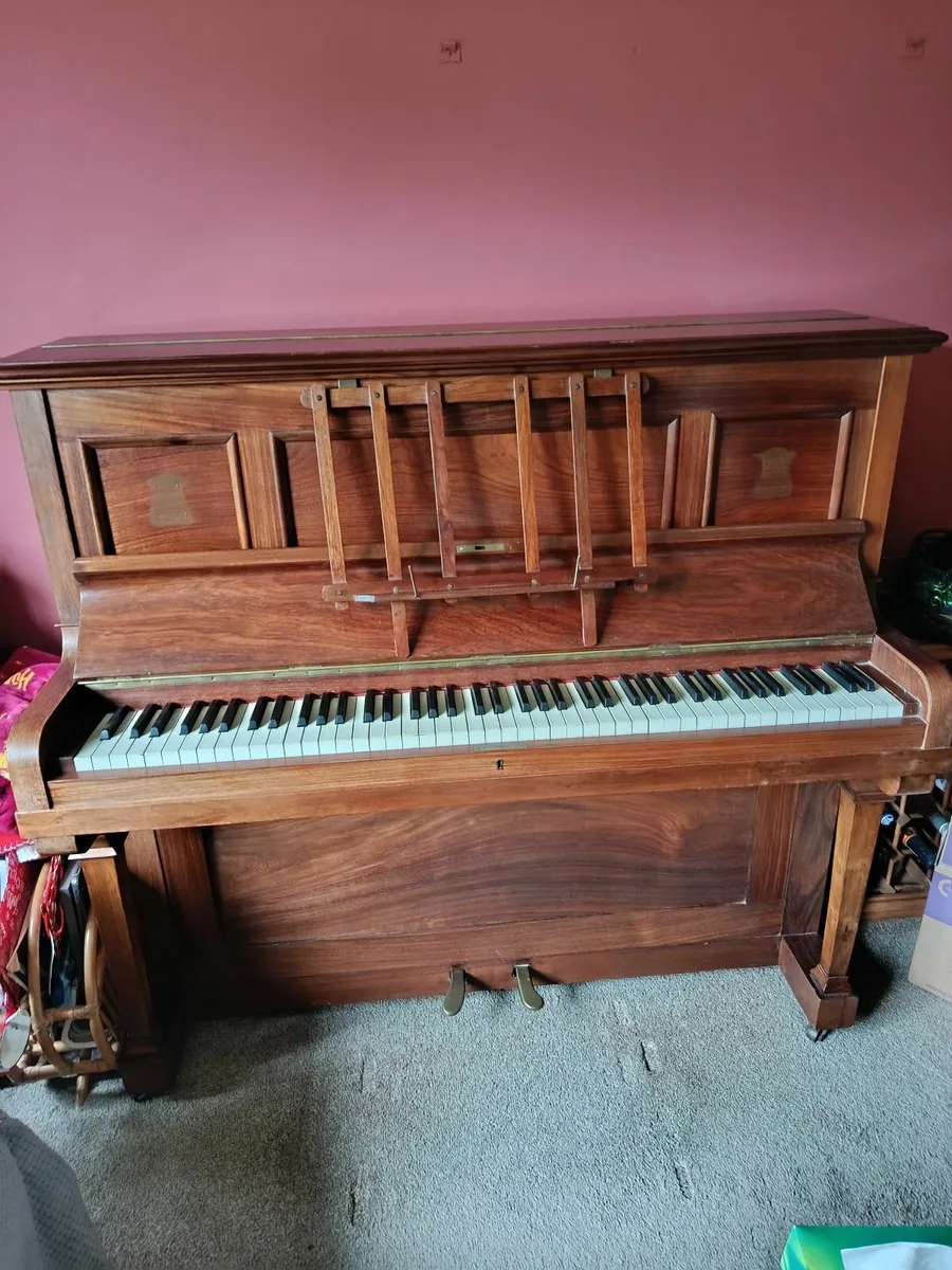 Piano - Image 1