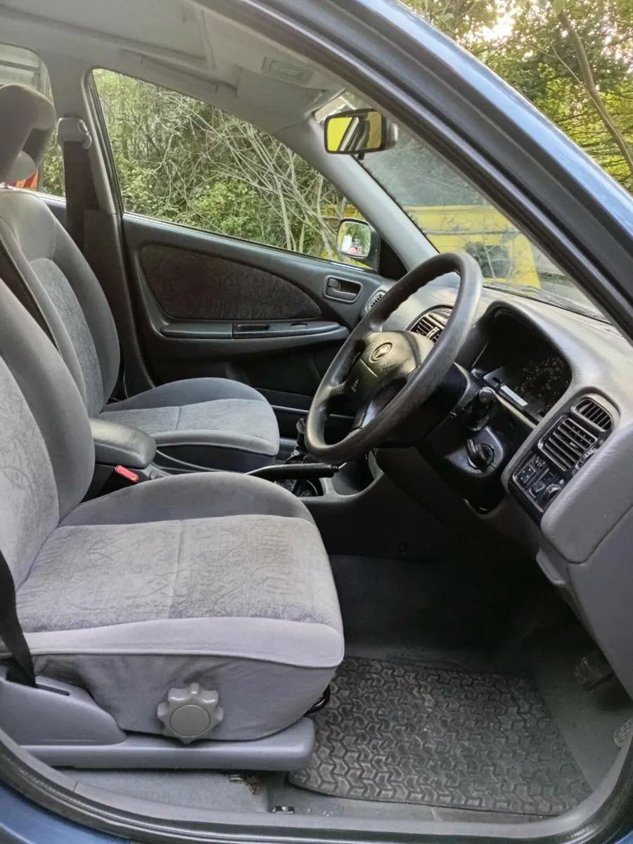 Toyota Avensis - Image 4
