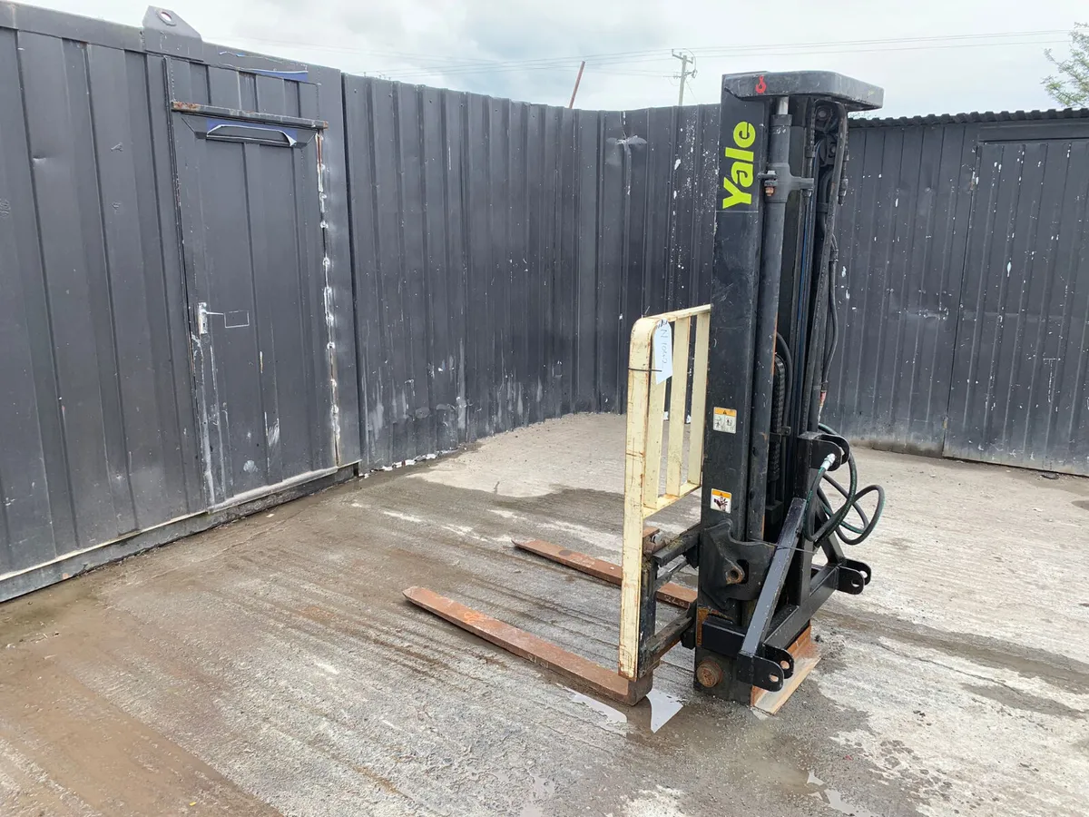 3 Point Linkage Forklift Mast - Image 1
