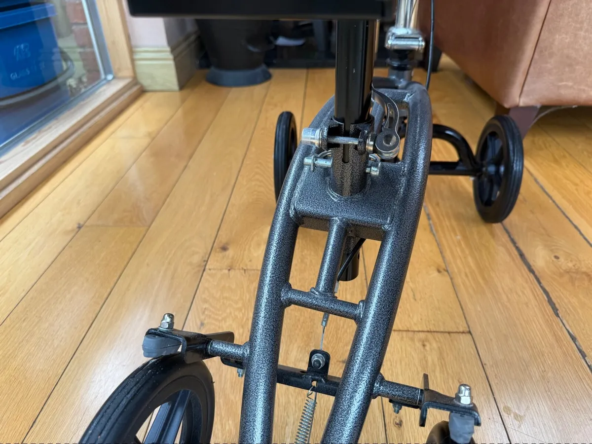 Knee Scooter/walker - Image 2