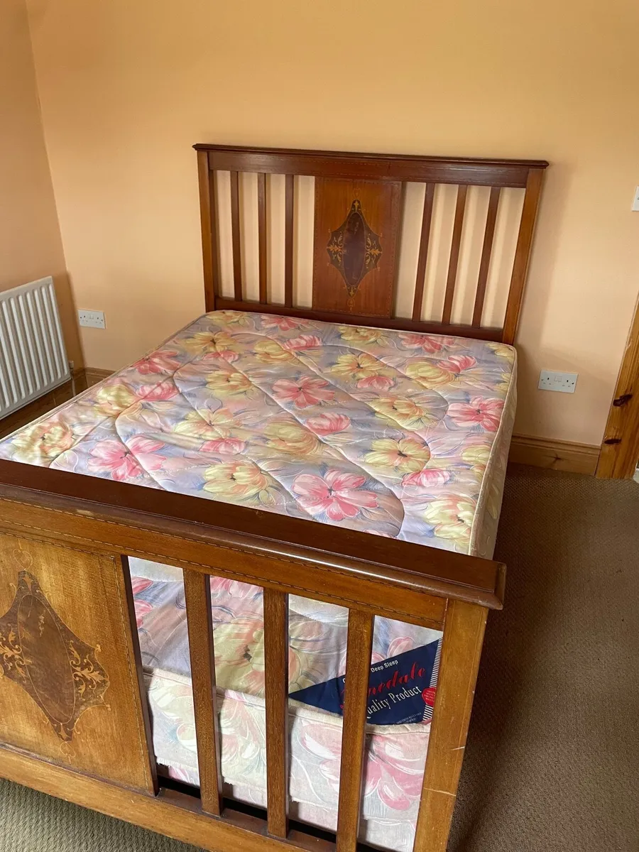 Bed - Image 1