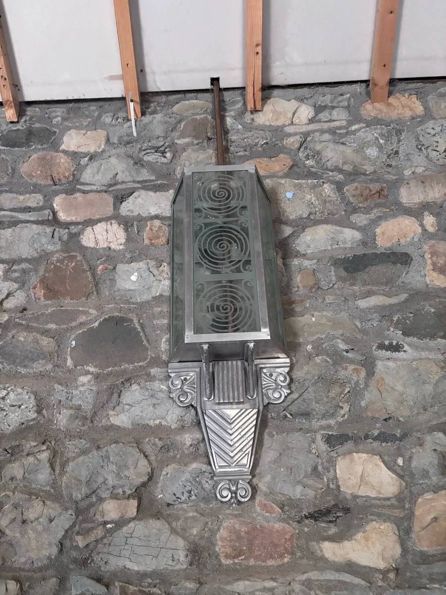 Light fitting - Image 2