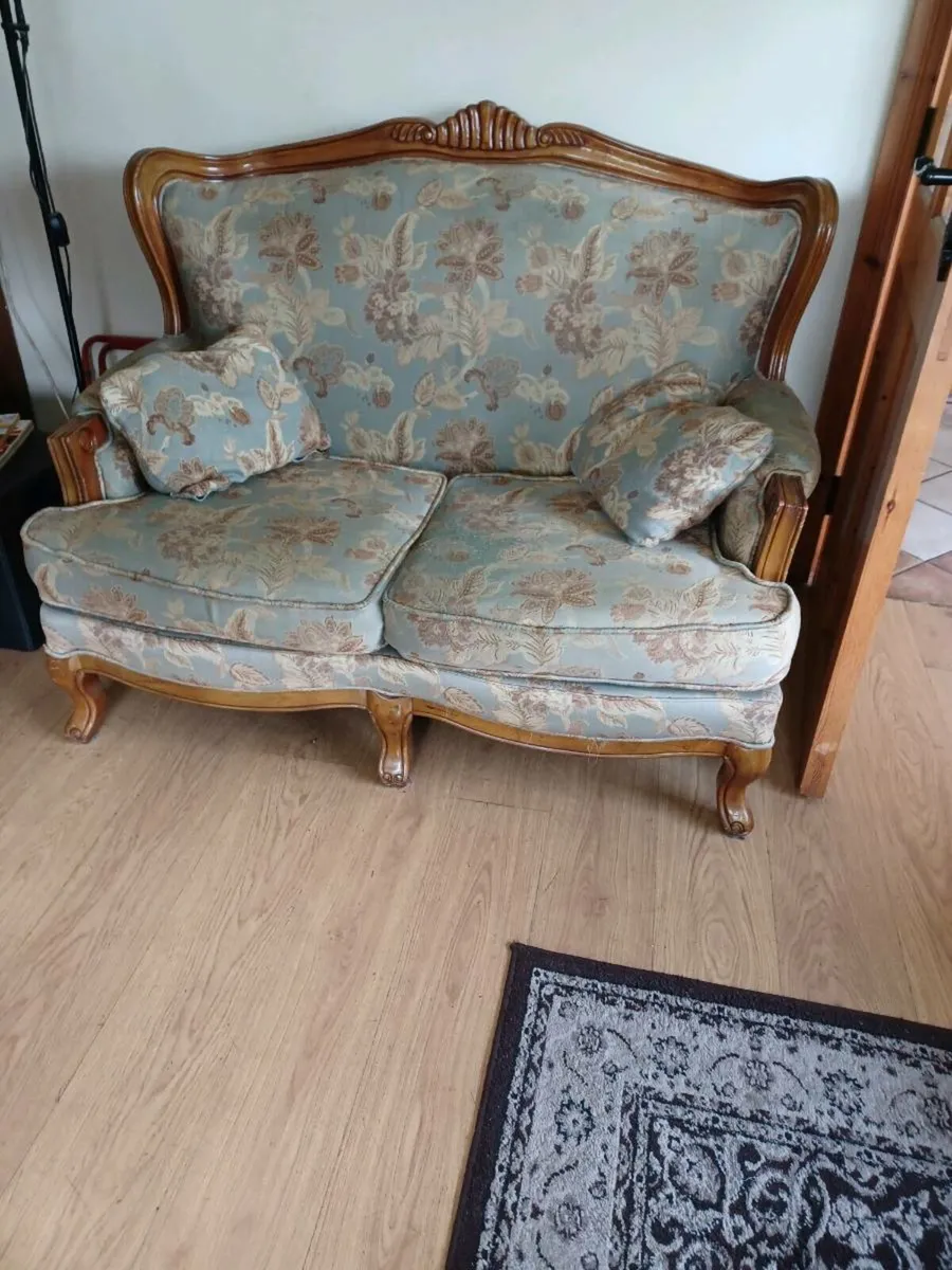 Suite of furniture - Image 2