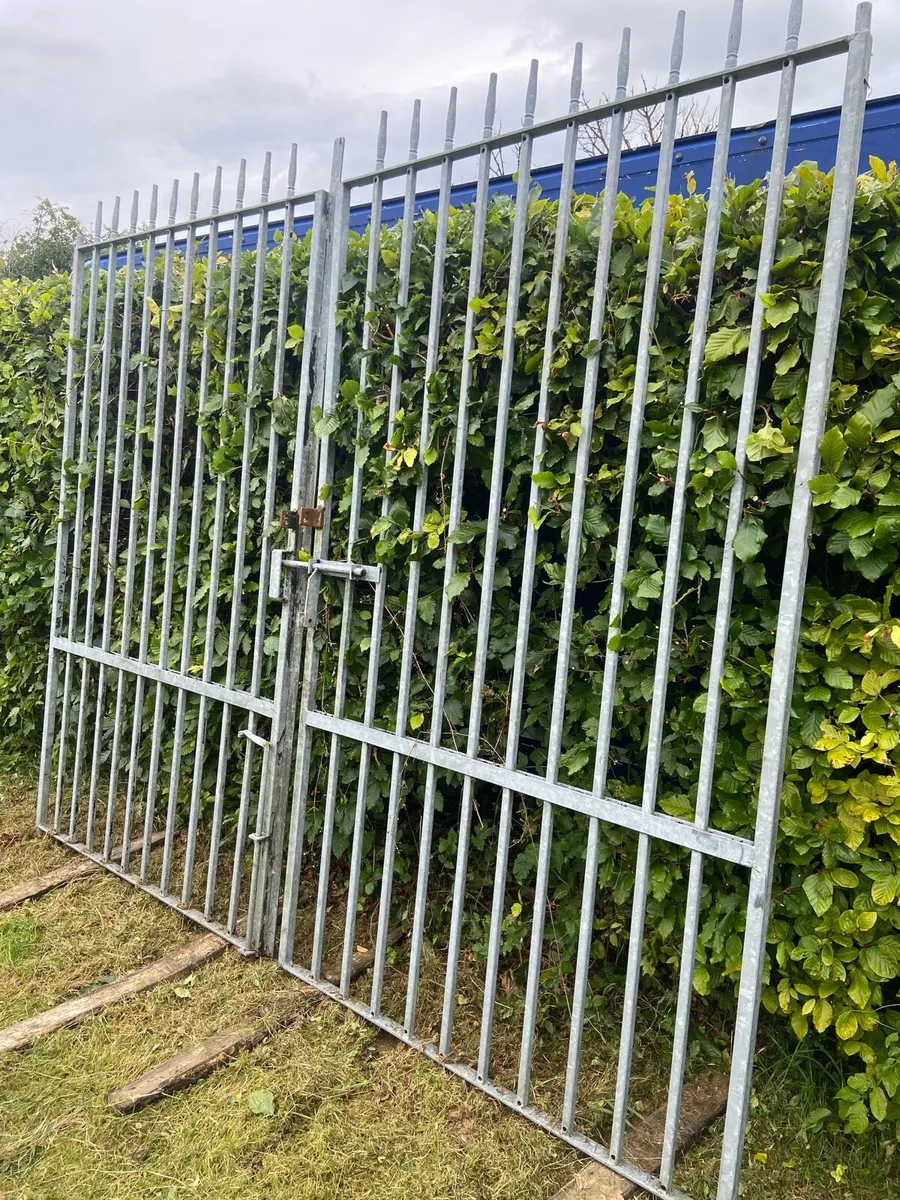 Gates - Image 1