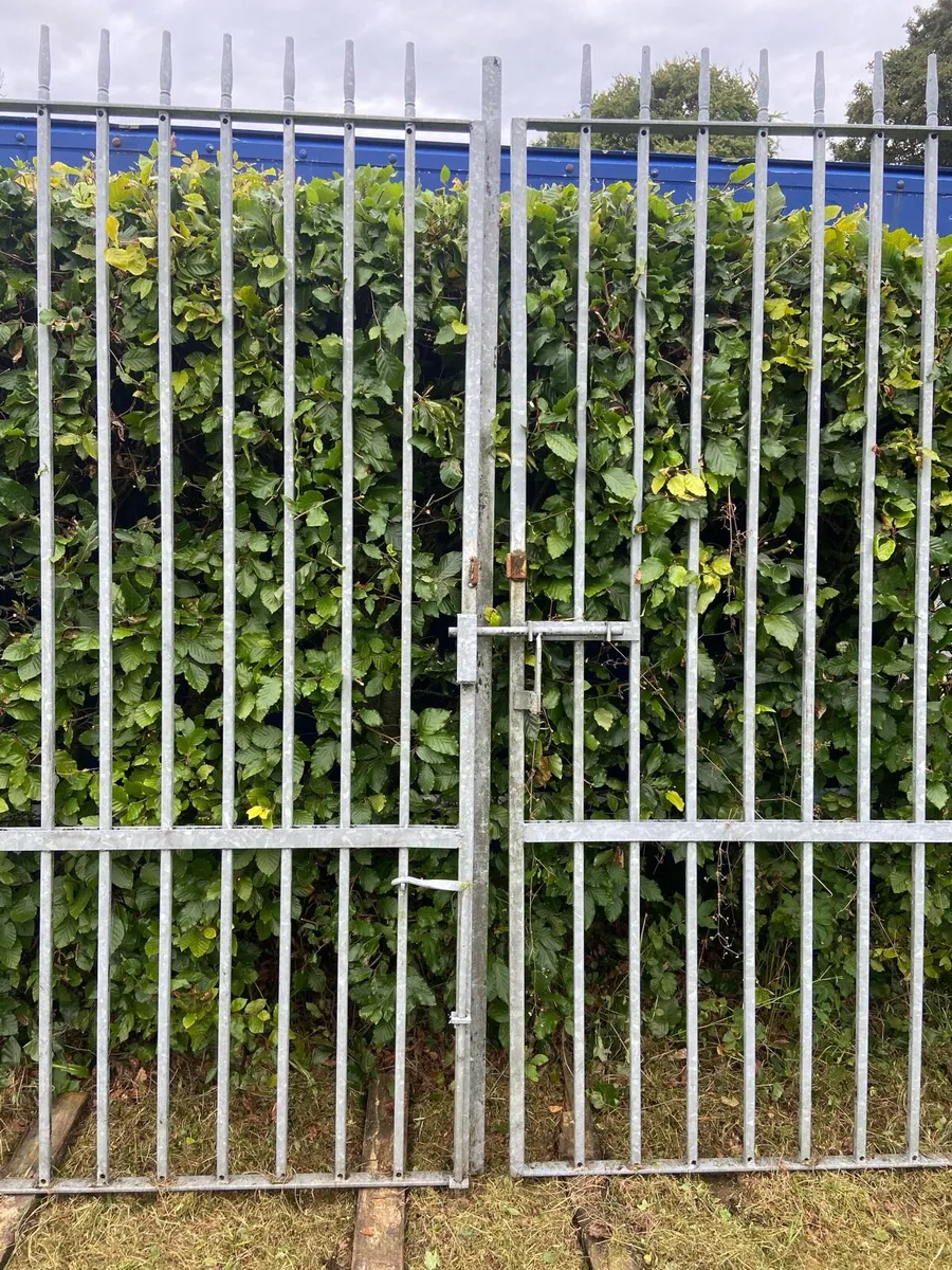 Gates - Image 2