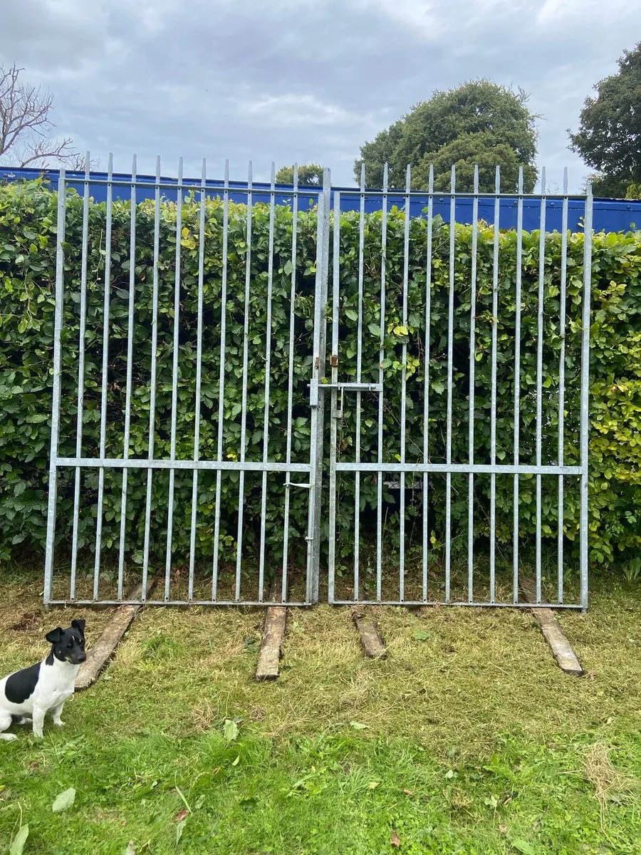 Gates - Image 3