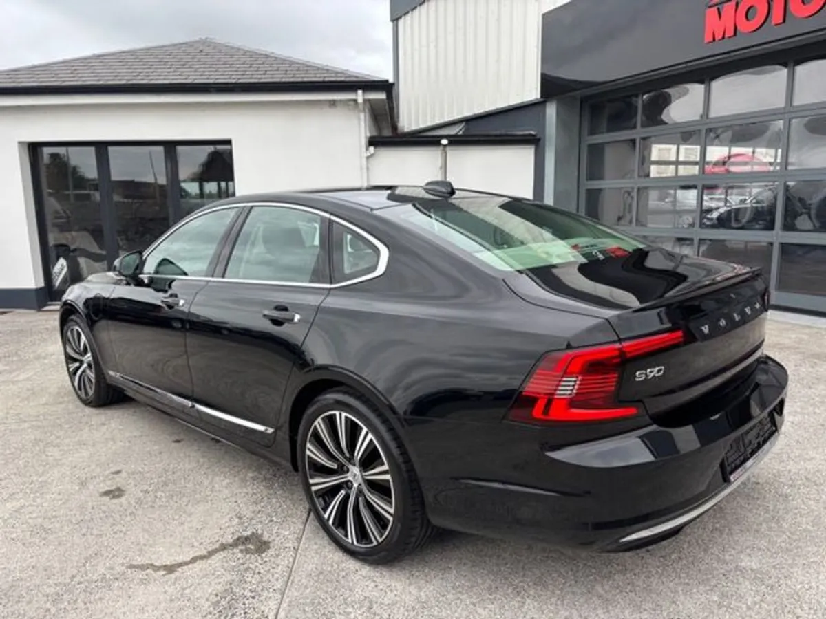 Volvo S90 Recharge T8 Inscription AWD - Image 2