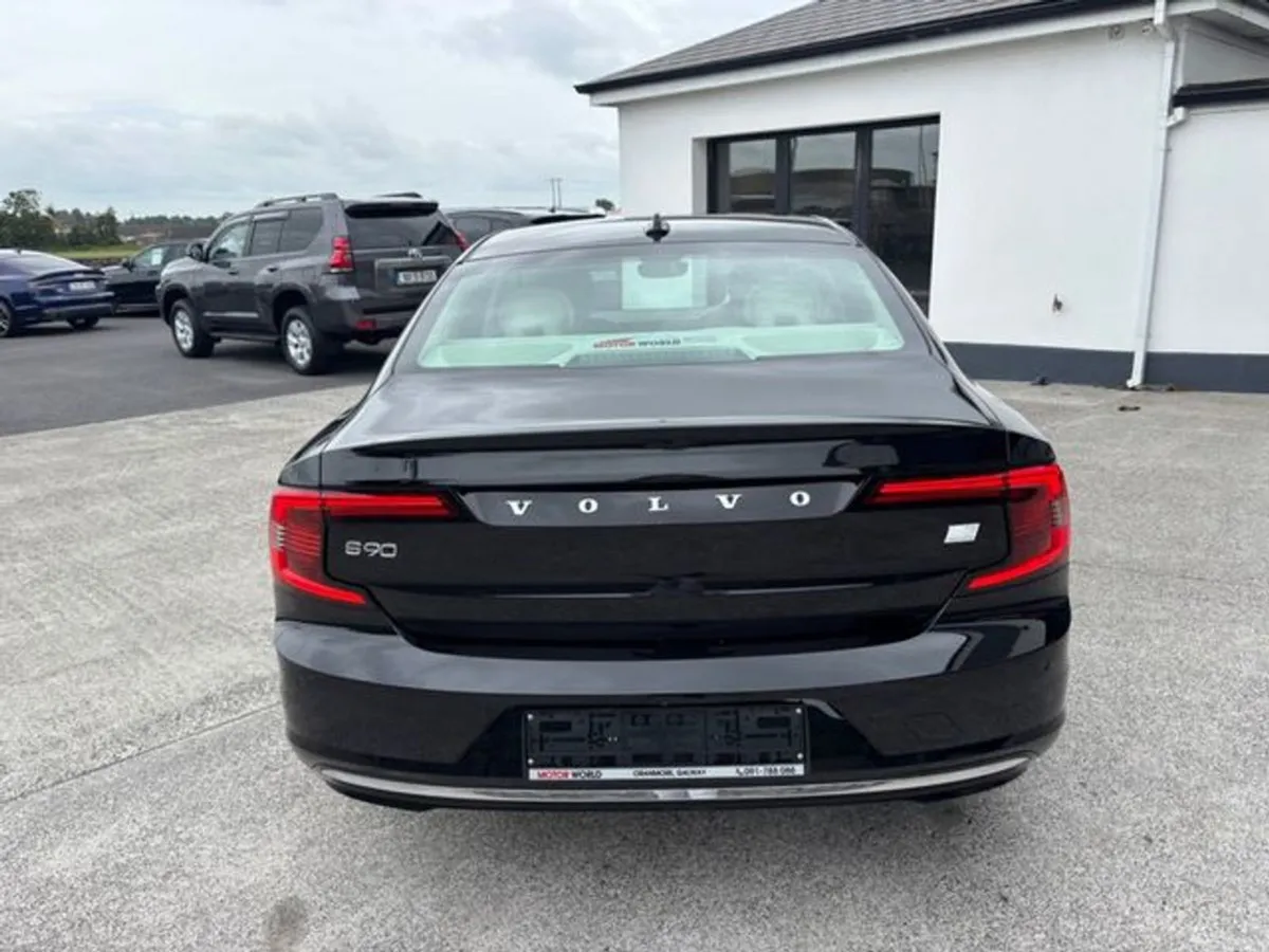 Volvo S90 Recharge T8 Inscription AWD - Image 3
