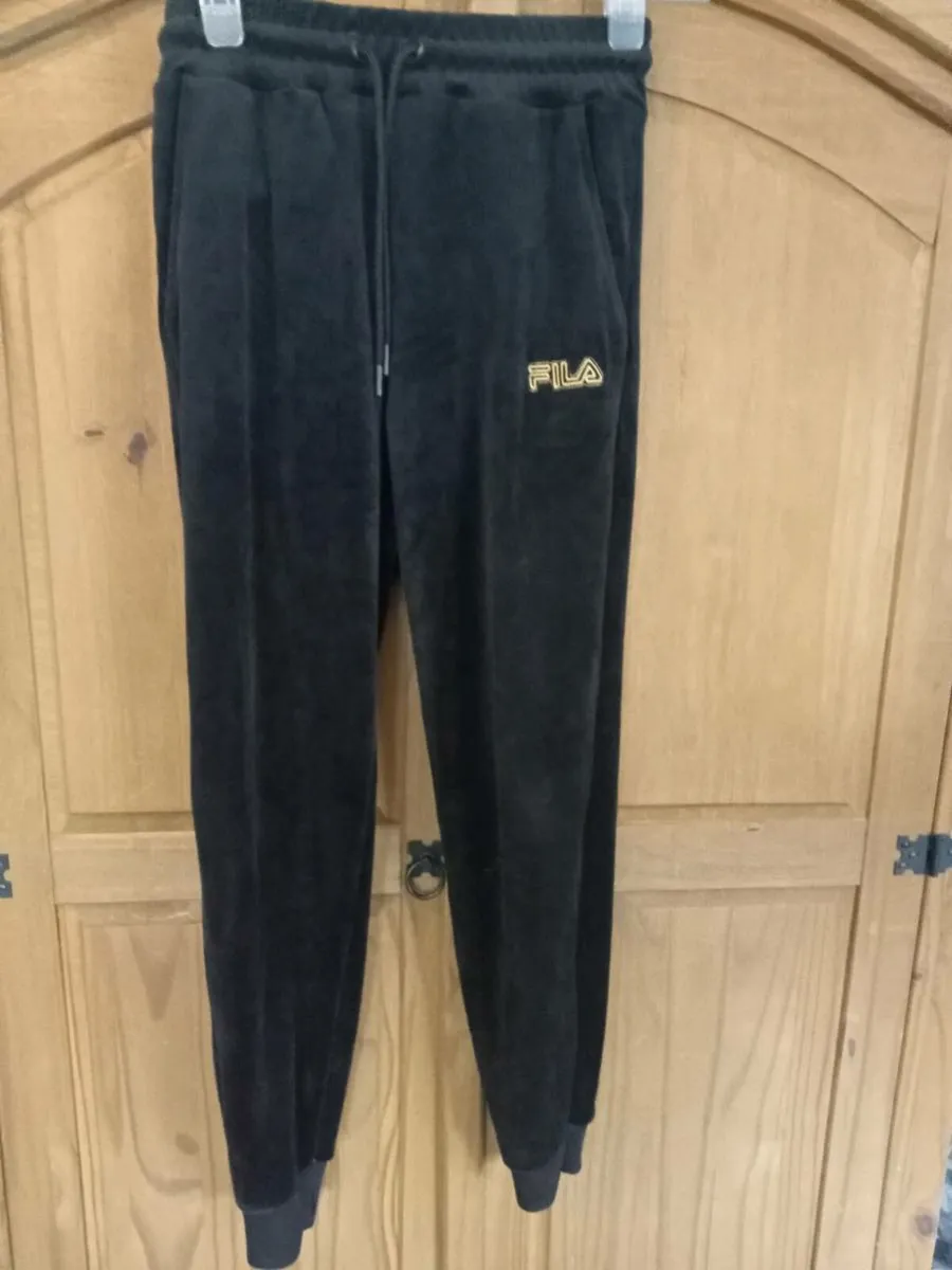 Ladies fila velvet tracksuit size 8 - Image 4
