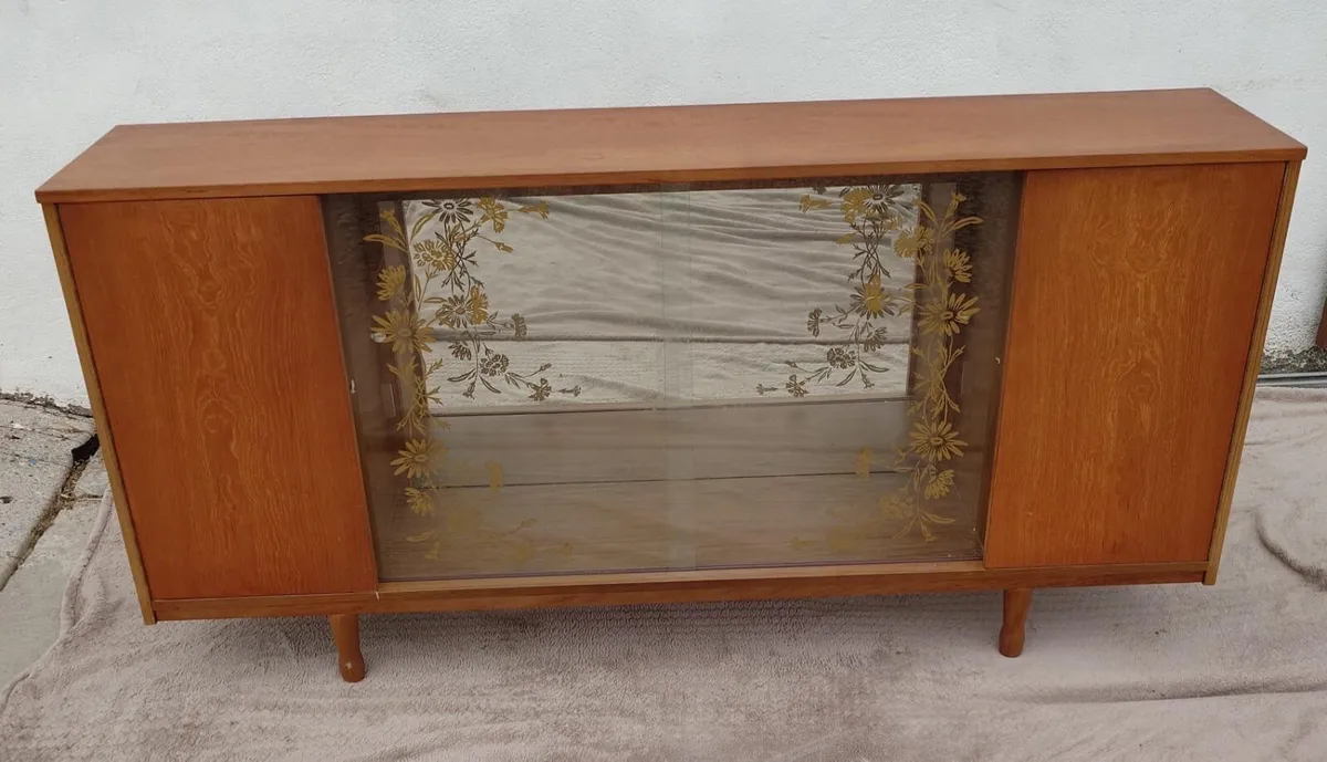 Glass display cabinet (Lot 106) - Image 3