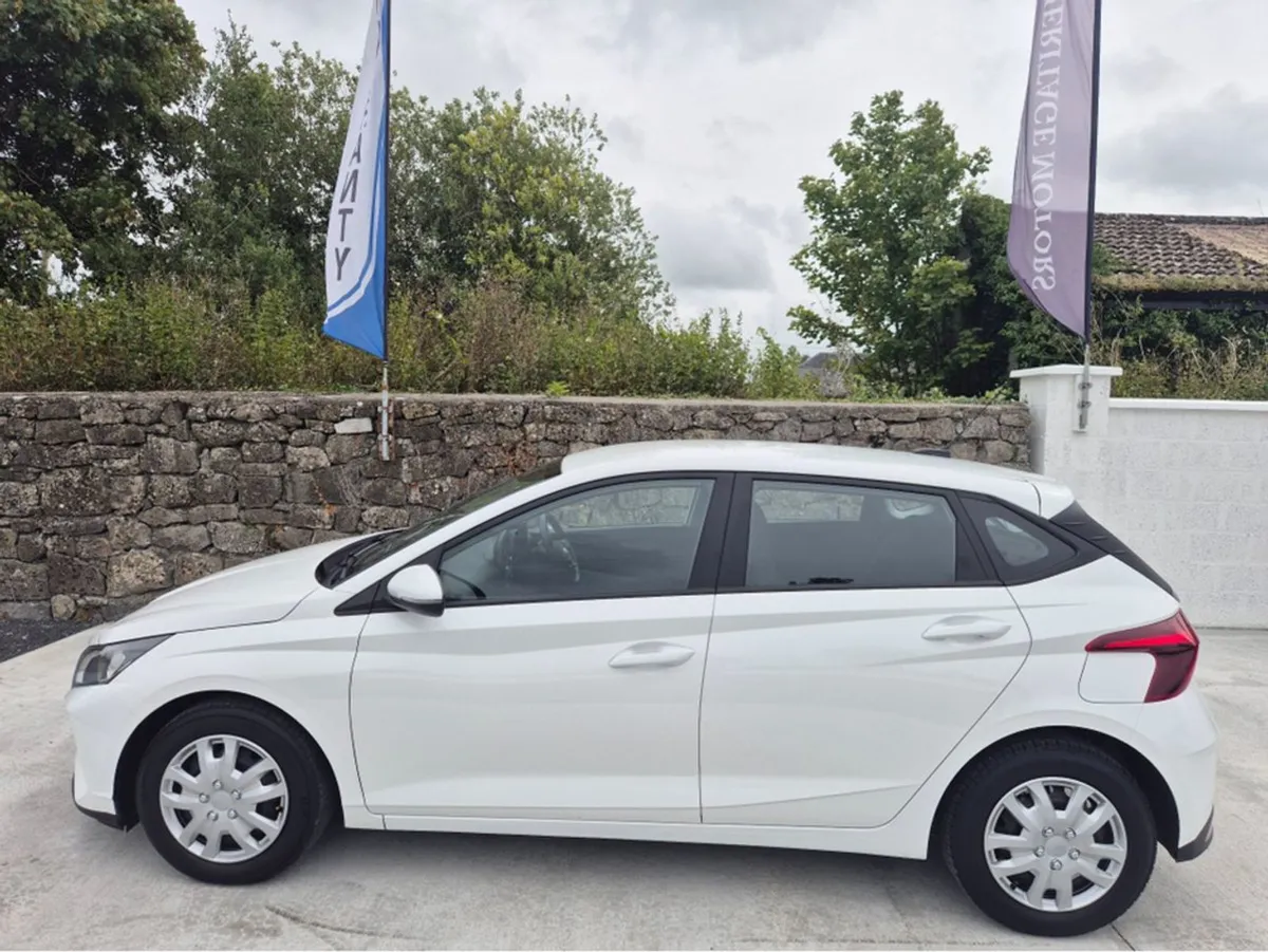 Hyundai i20 Classic 5DR 1.2 - Image 3