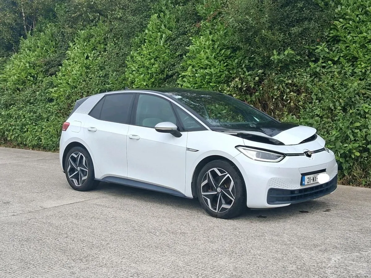 2021 VW ID3, LIGHT DAMAGE, DRIVE HOME - Image 1