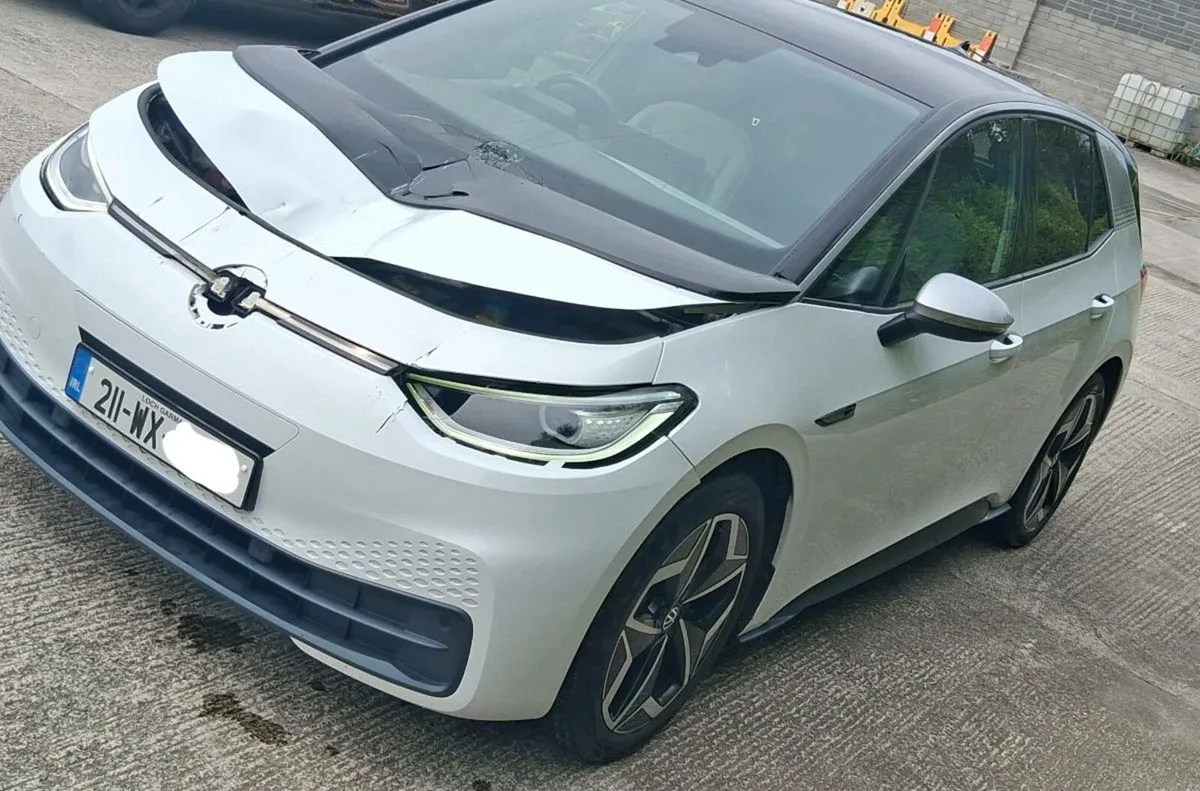 2021 VW ID3, LIGHT DAMAGE, DRIVE HOME - Image 3