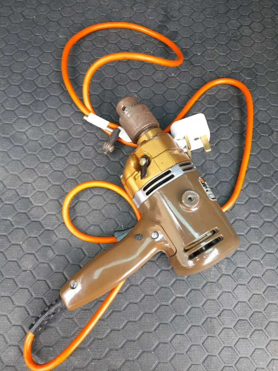 Old black and decker drill - Image 3