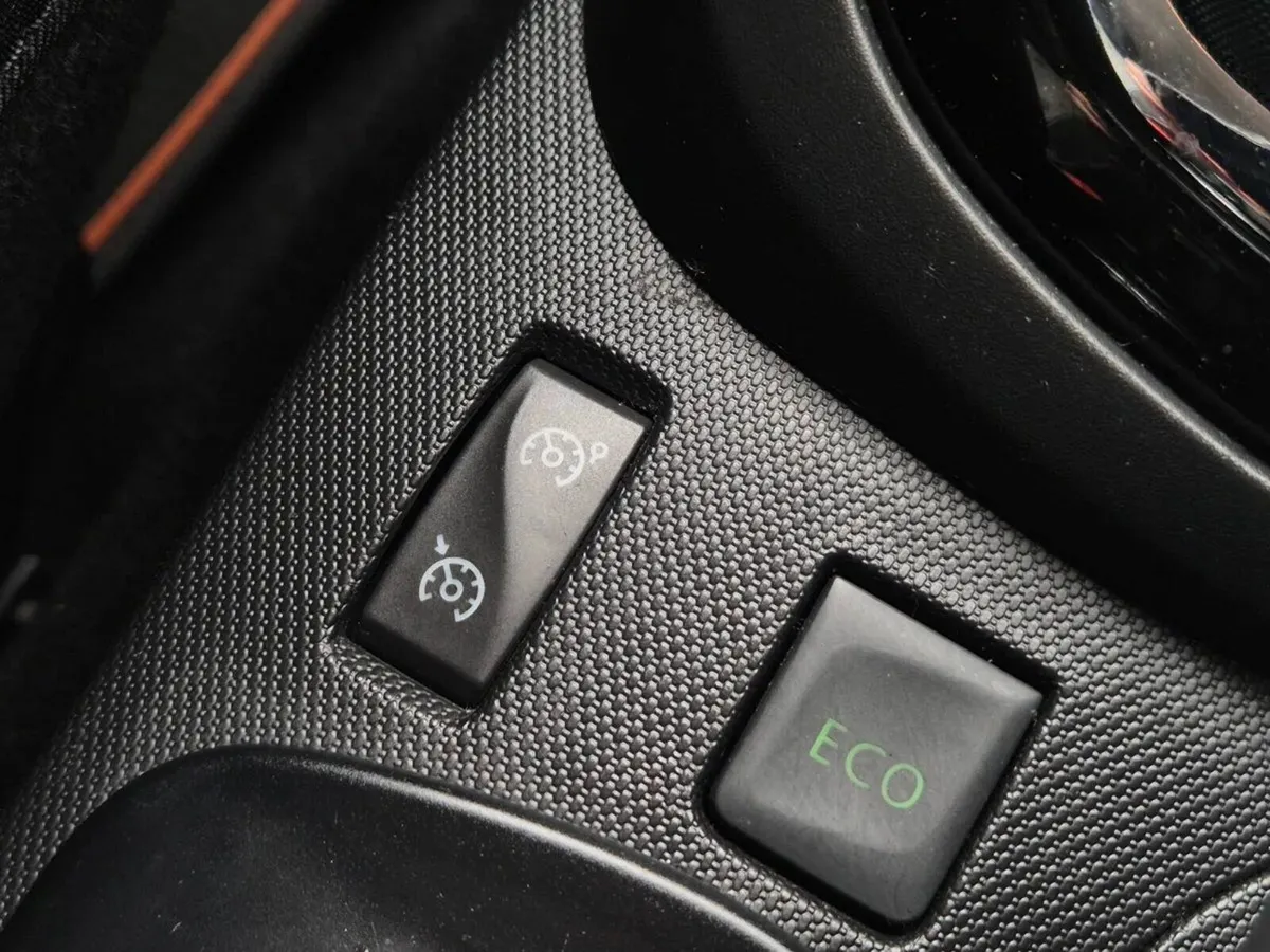 Renault Captur 2015 - Image 2