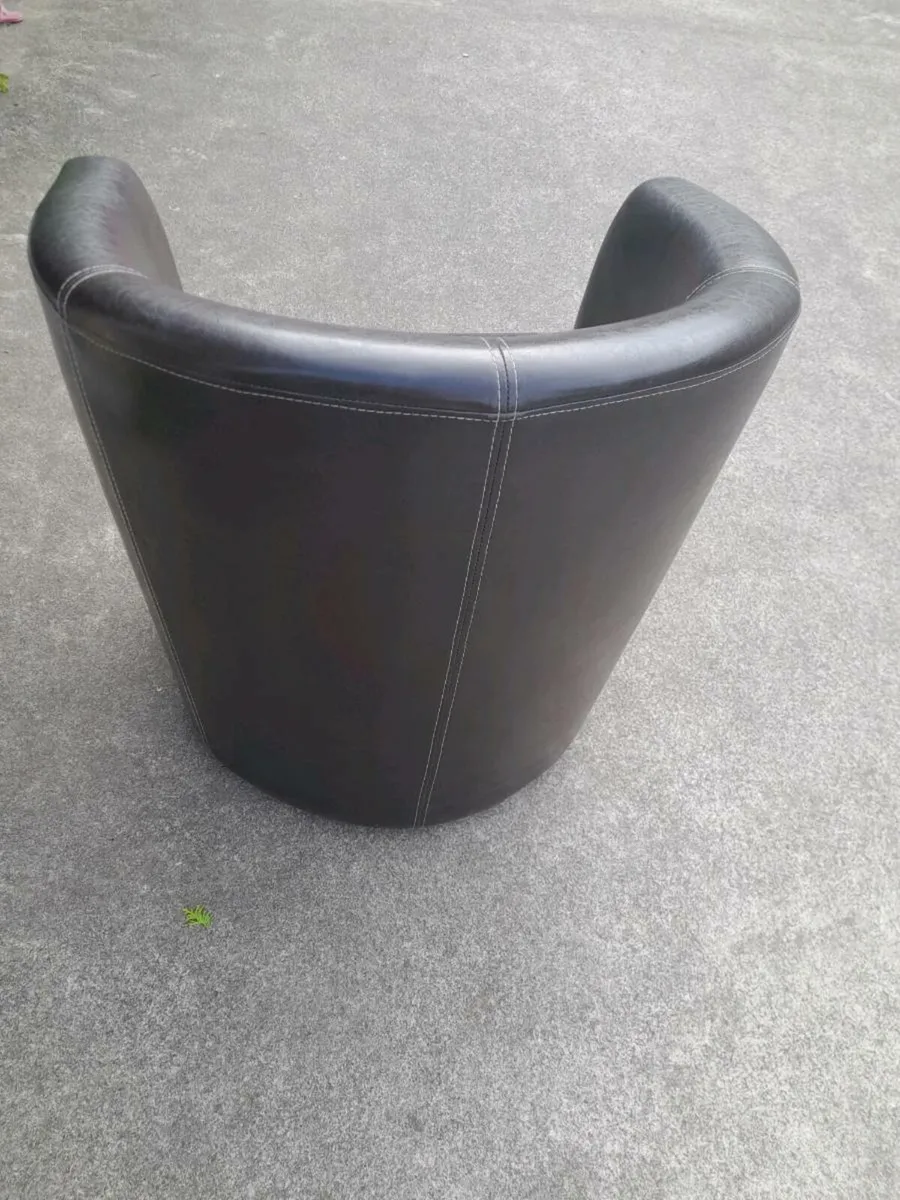 Tub chair - Image 2