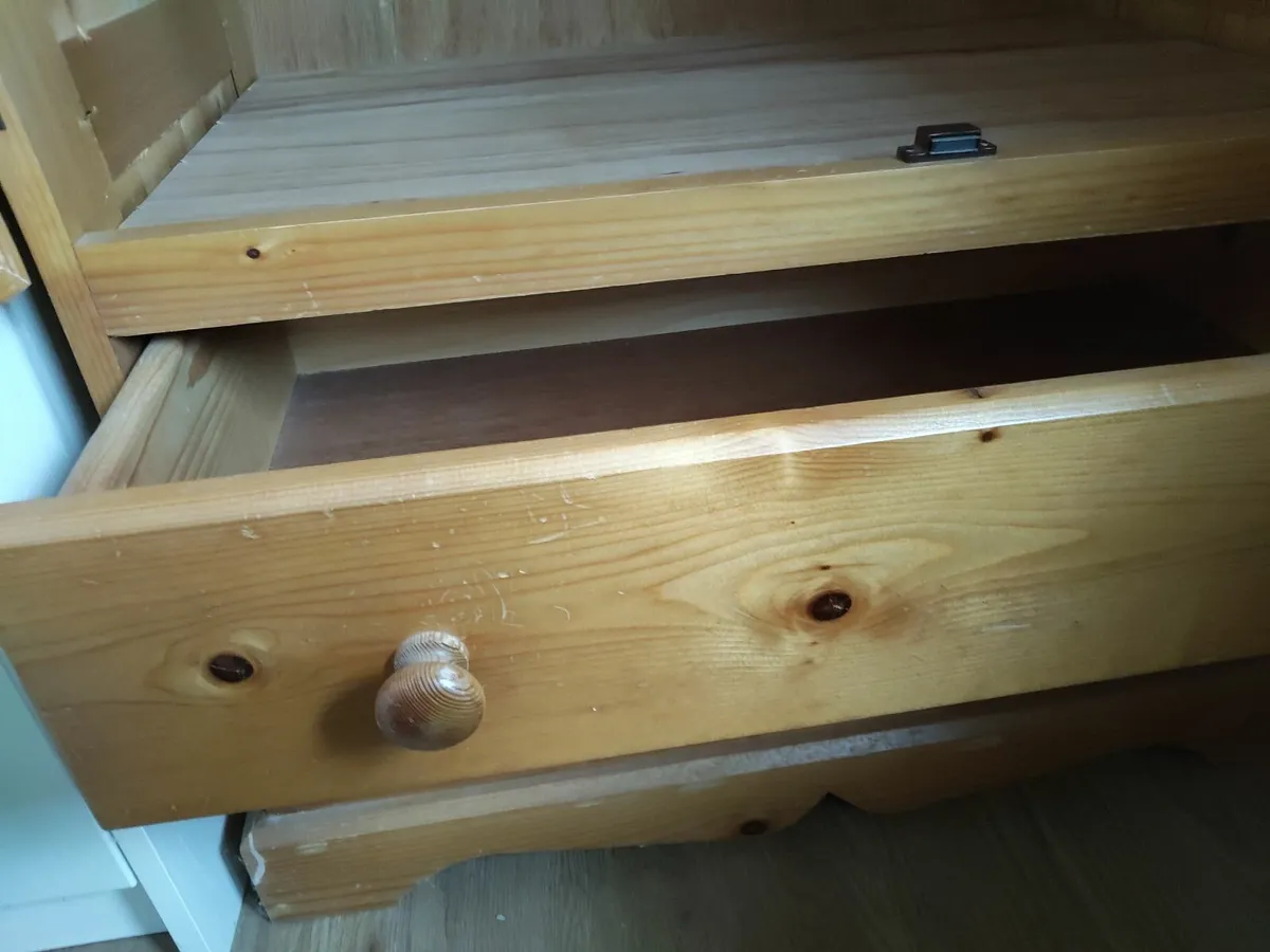 Tallboy bedroom furniture cabinet - Image 4
