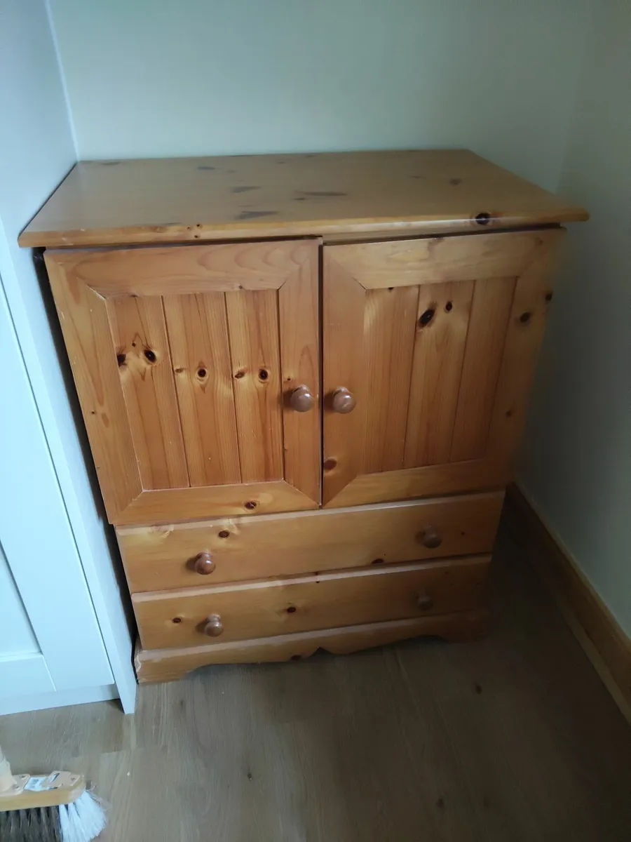 Tallboy bedroom furniture cabinet - Image 1